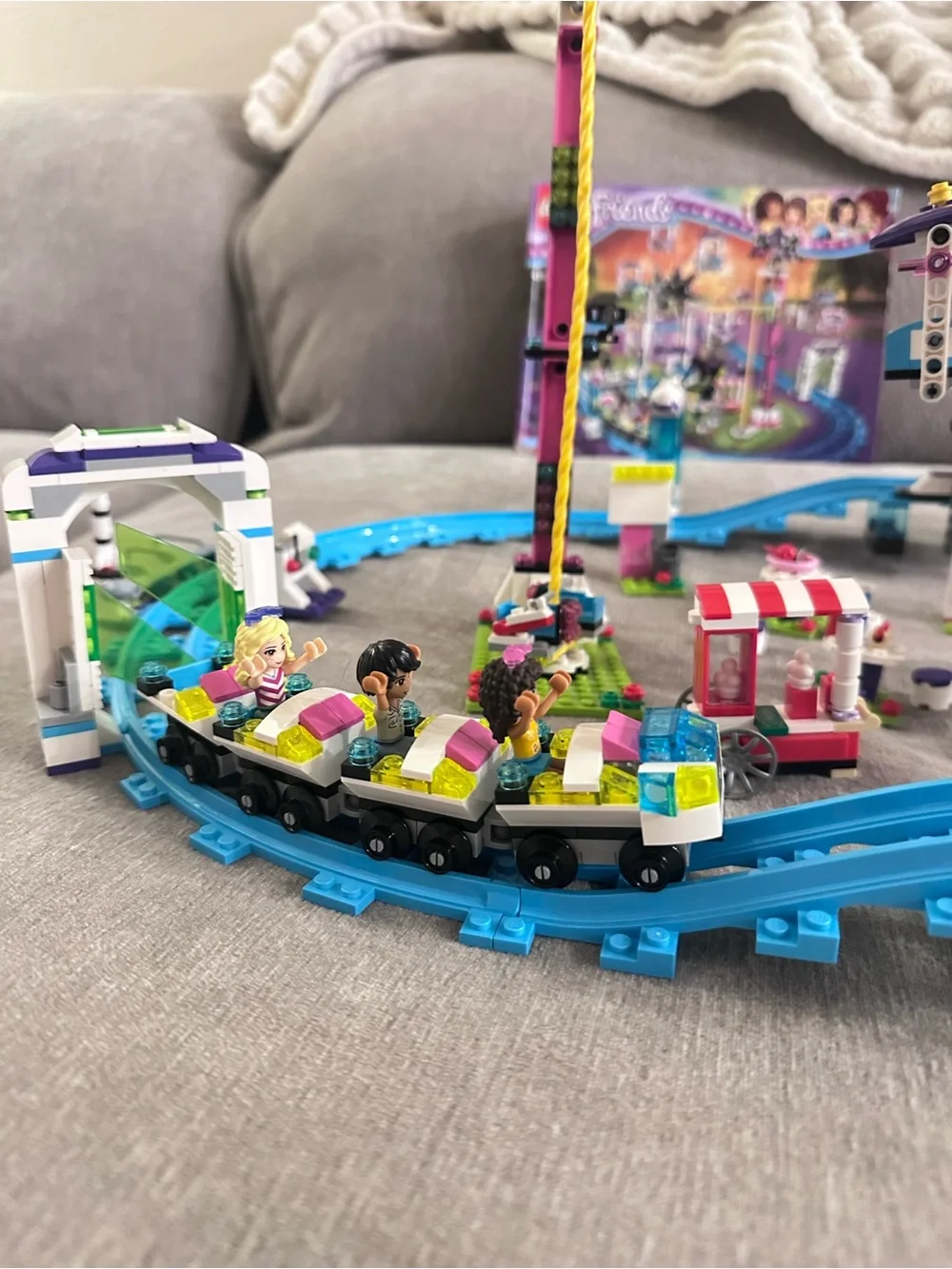 LEGO Friends 41130 Roller Coaster Amusement Park Ferris Wheel Drop Ride Playset